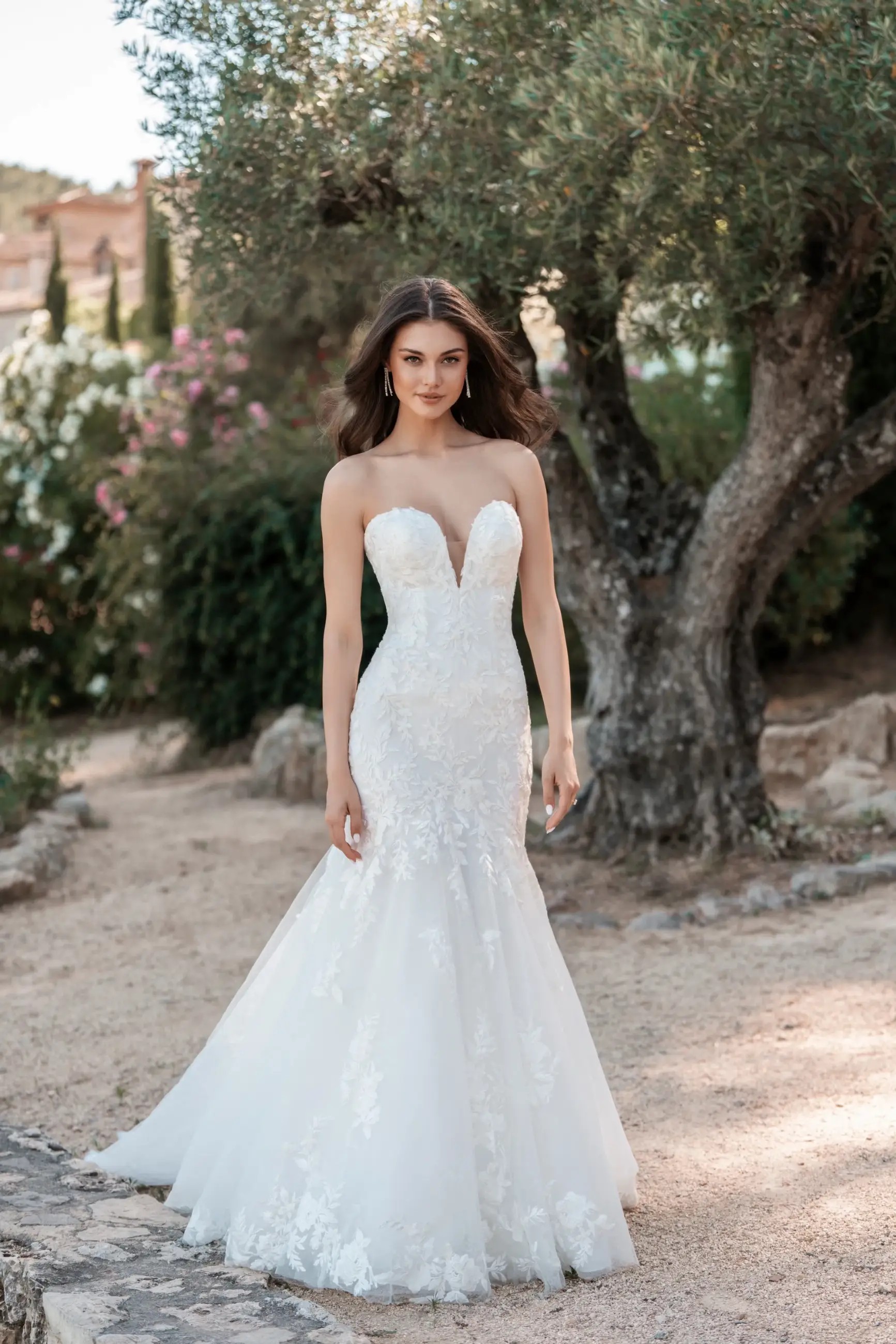 How to Choose the Perfect Wedding Dress for Your Body Shape Image